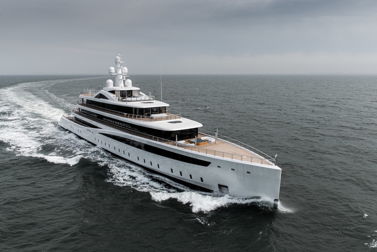 The Monaco Yacht Show debuted exciting new superyachts with a wealth of luxury features. Featuring the Feadship Viva.